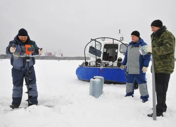Альголизация Белоярского водохранилища (подледное вселение). Март 2013г.